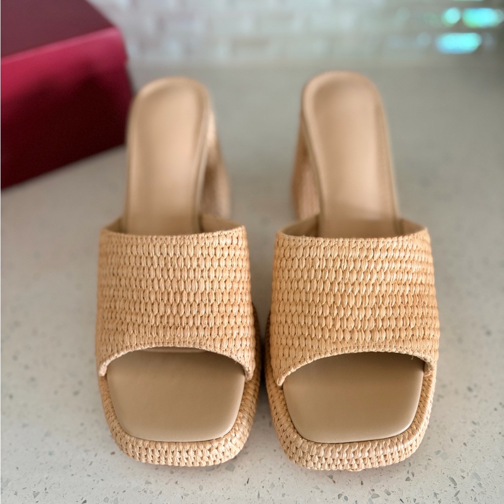 NWT Elegant Tan Woven Raffia Platform Wedge Espadrilles Sandals Heels - Picture 2 of 11